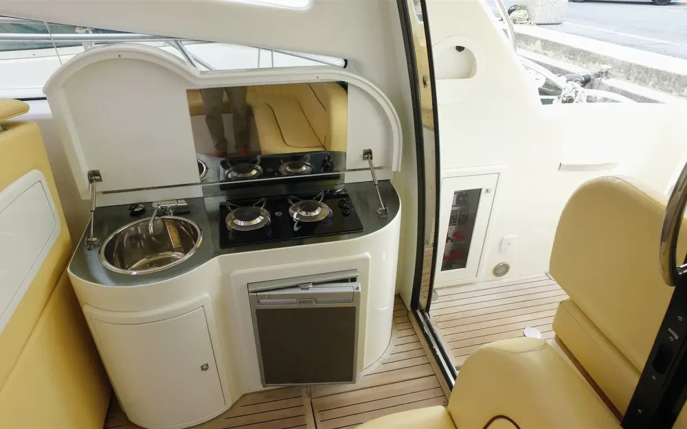 slider 10 Airon Marine  4300 T-Top