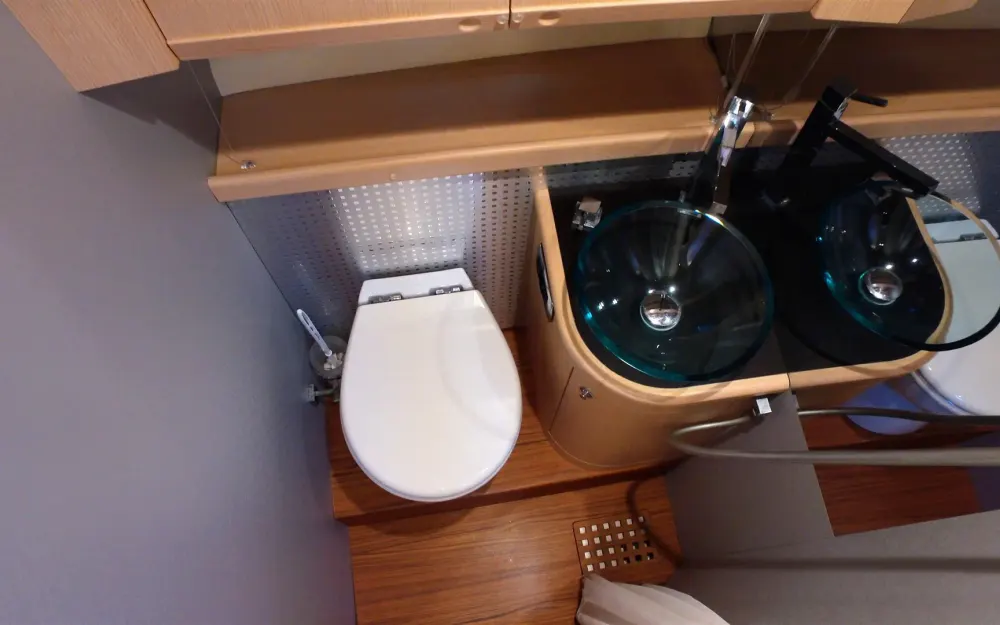 slider 18 Airon Marine  4300 T-Top