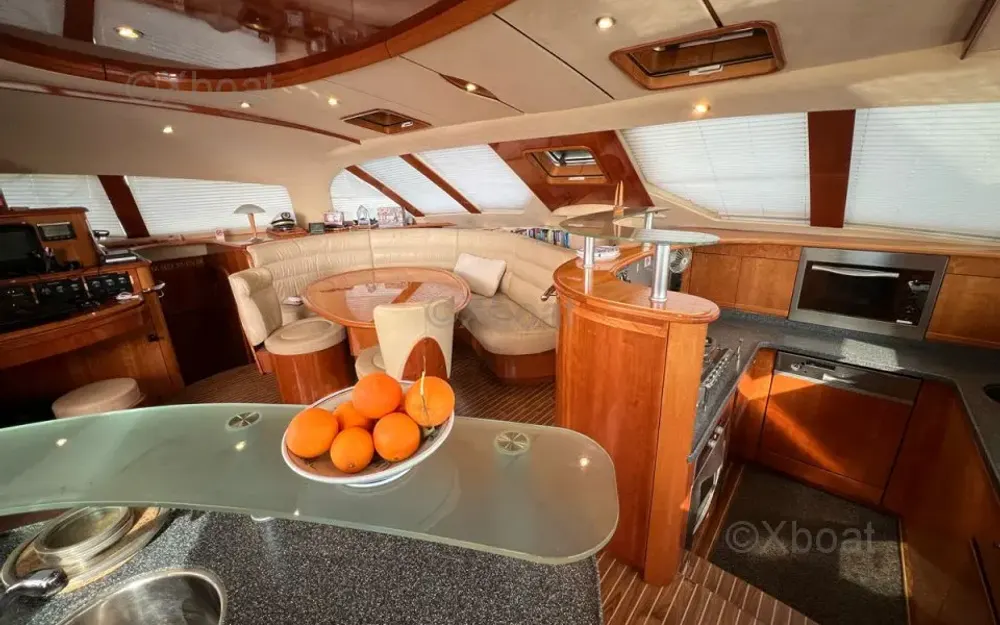 slider 10 Alliaura Marine Privilege 585