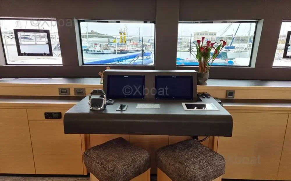 slider 9 Lagoon  630 Motor Yacht