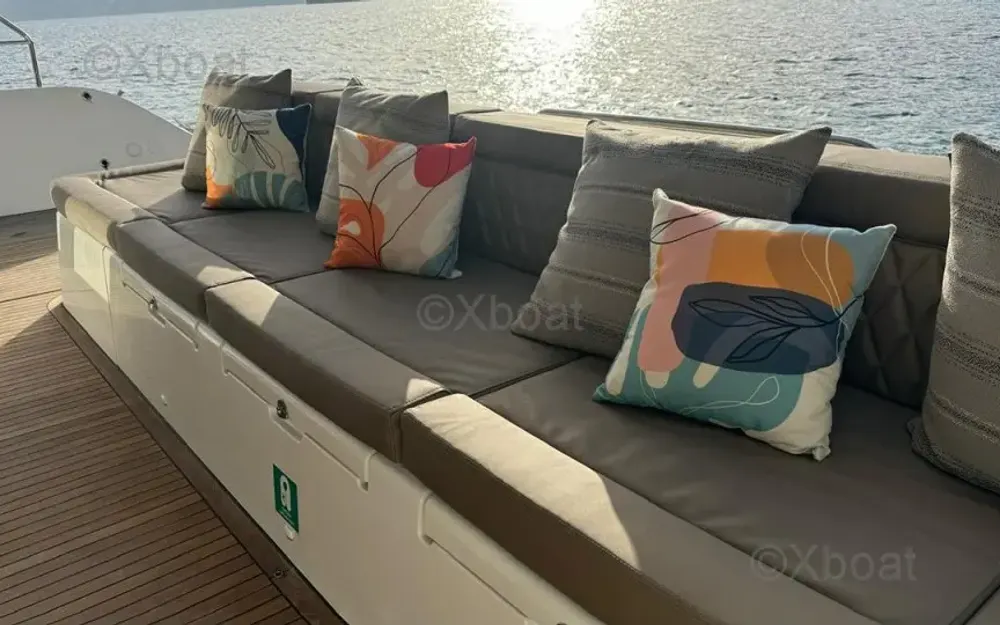 slider 9 Lagoon  630 Motor Yacht
