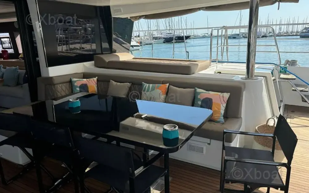 slider 10 Lagoon  630 Motor Yacht
