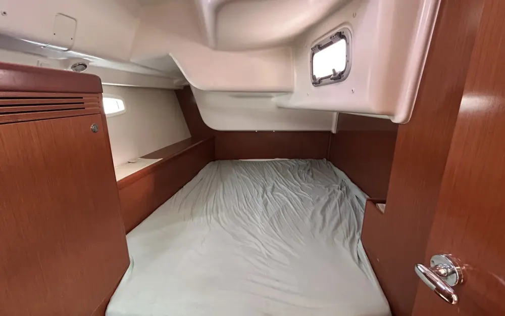 slider 10 Beneteau Oceanis 43