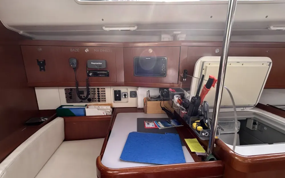 slider 13 Beneteau Oceanis 43