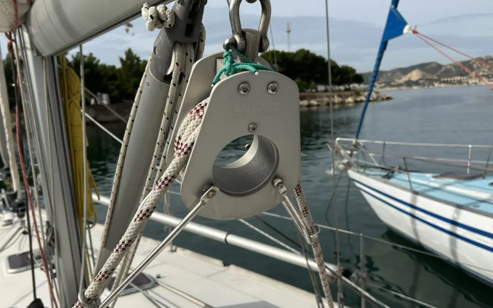 slider 16 Beneteau Oceanis 43
