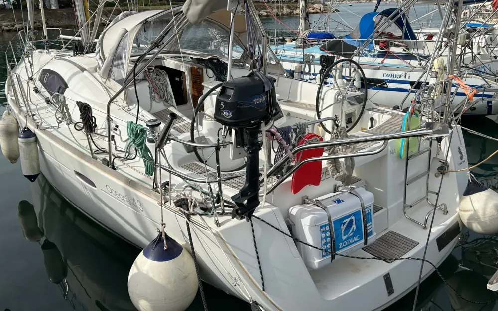 slider 1 Beneteau Oceanis 43