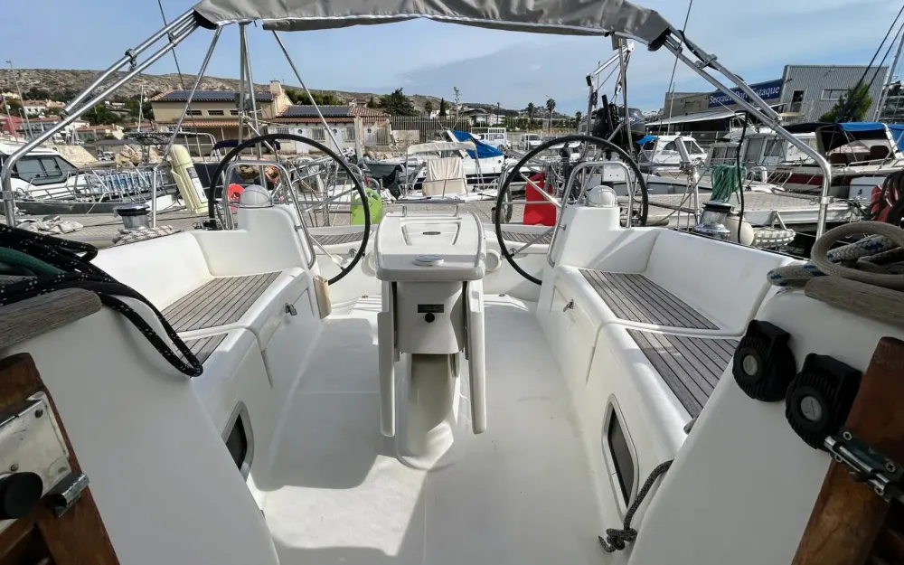 slider 4 Beneteau Oceanis 43