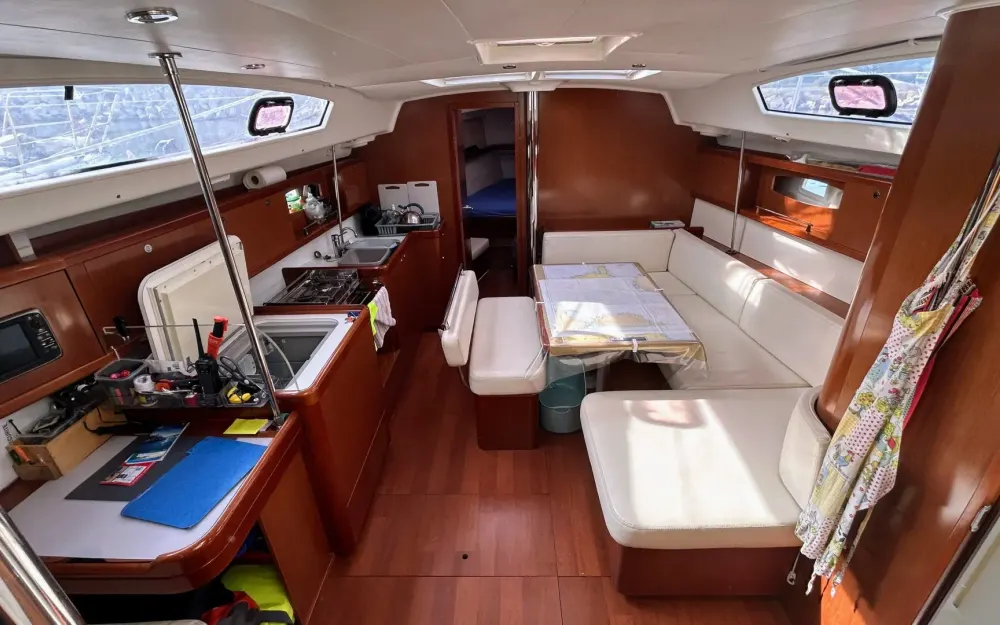 slider 6 Beneteau Oceanis 43