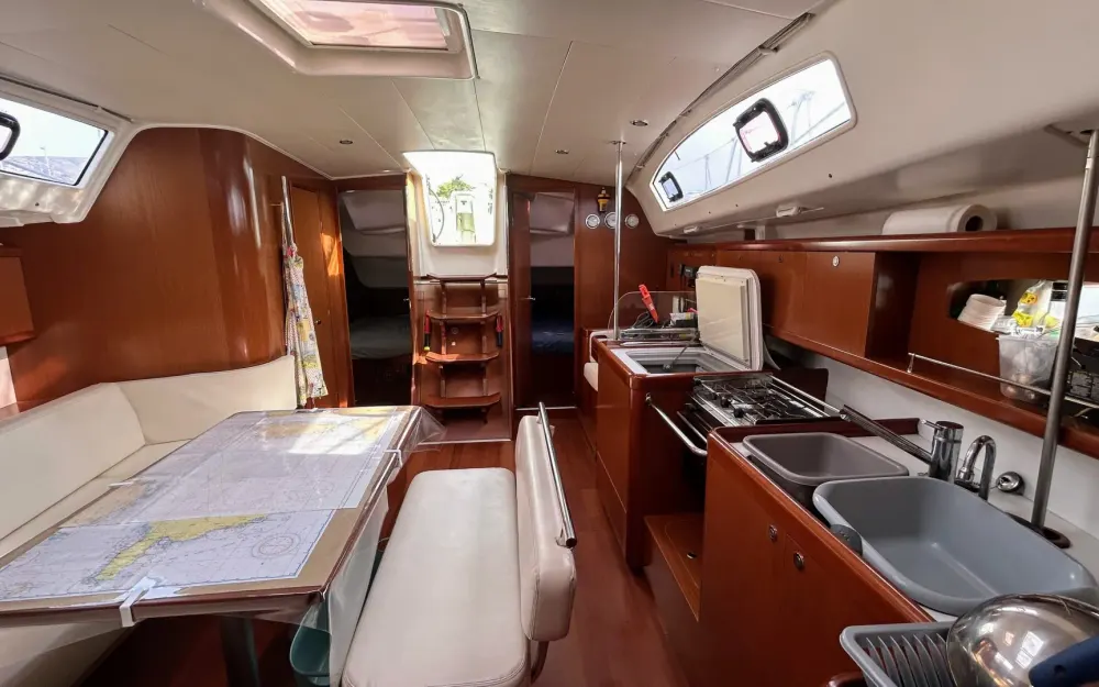 slider 7 Beneteau Oceanis 43