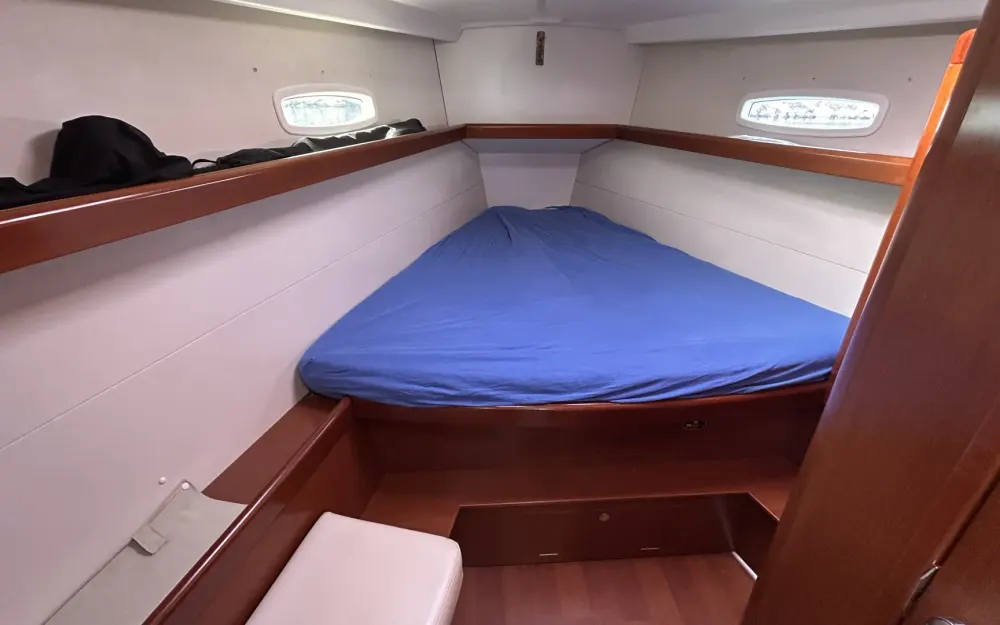 slider 8 Beneteau Oceanis 43