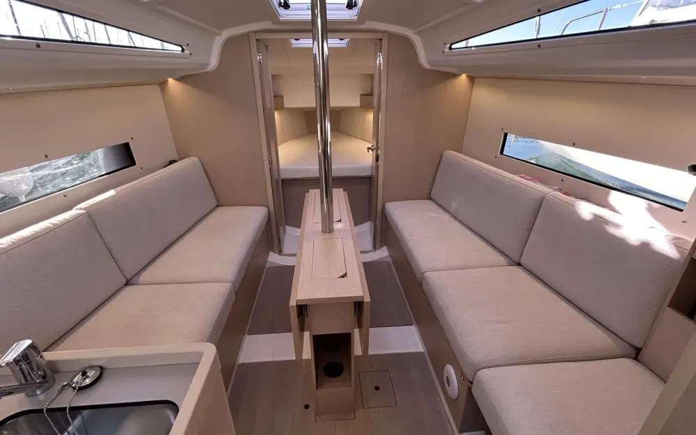 slider 5 Beneteau Oceanis 30.1