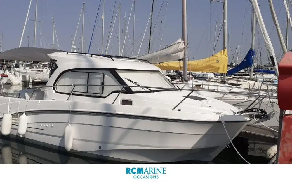slider 0 Beneteau Antares 8 OB V2