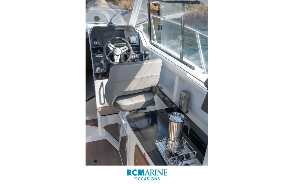 slider 4 Beneteau Antares 8 OB V2