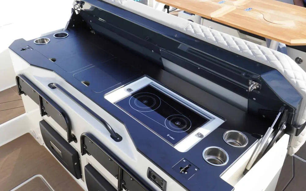 slider 9 Navan S30