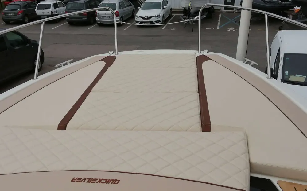 slider 17 Quicksilver Activ 875 Sundeck