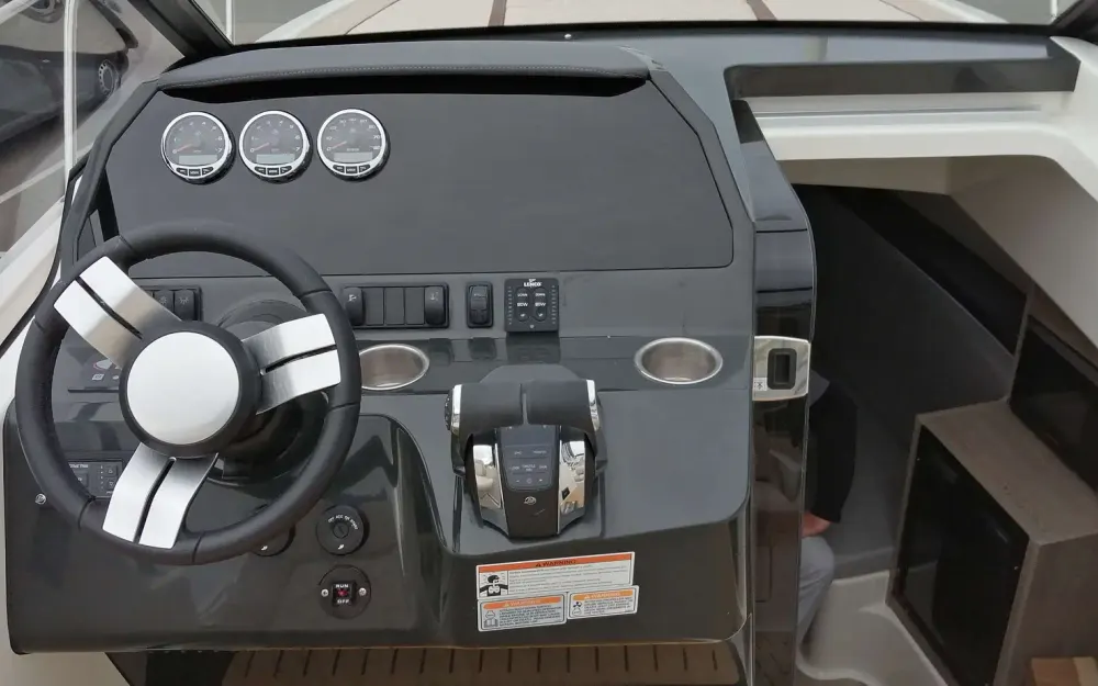 slider 6 Quicksilver Activ 875 Sundeck
