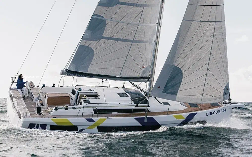 slider 0 Dufour 44