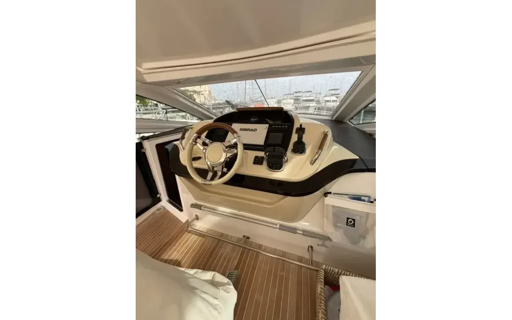 slider 14 Beneteau Gran Turismo 40