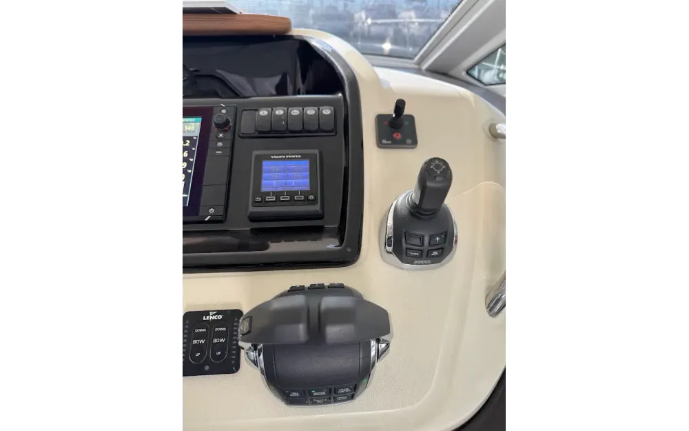 slider 16 Beneteau Gran Turismo 40