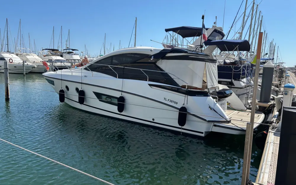 slider 0 Beneteau Gran Turismo 40