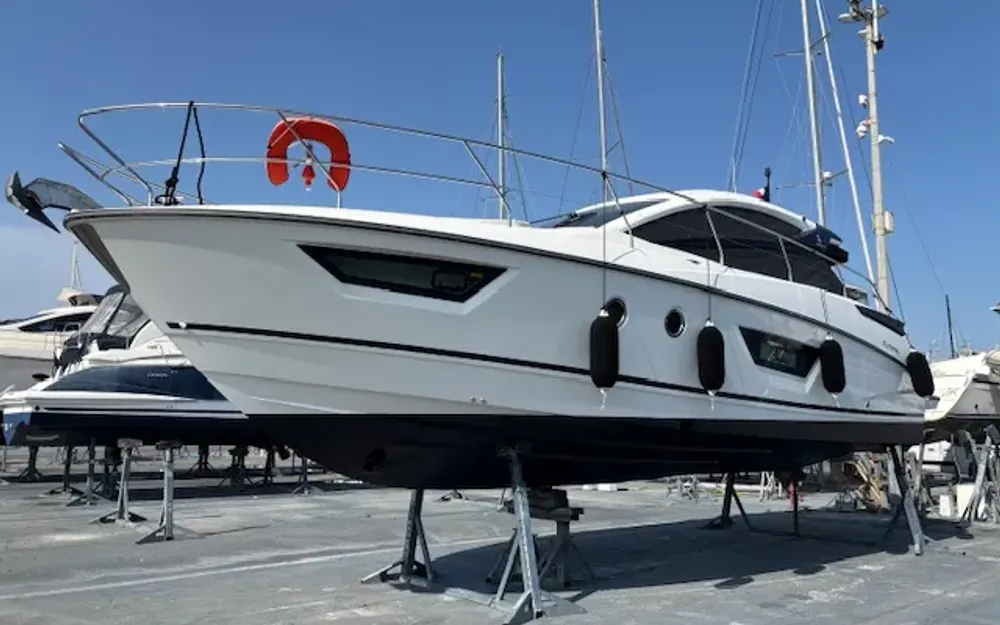 slider 1 Beneteau Gran Turismo 40