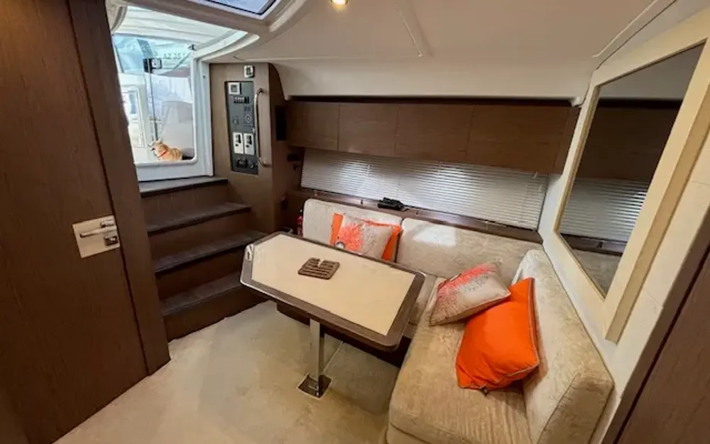 slider 6 Beneteau Gran Turismo 40