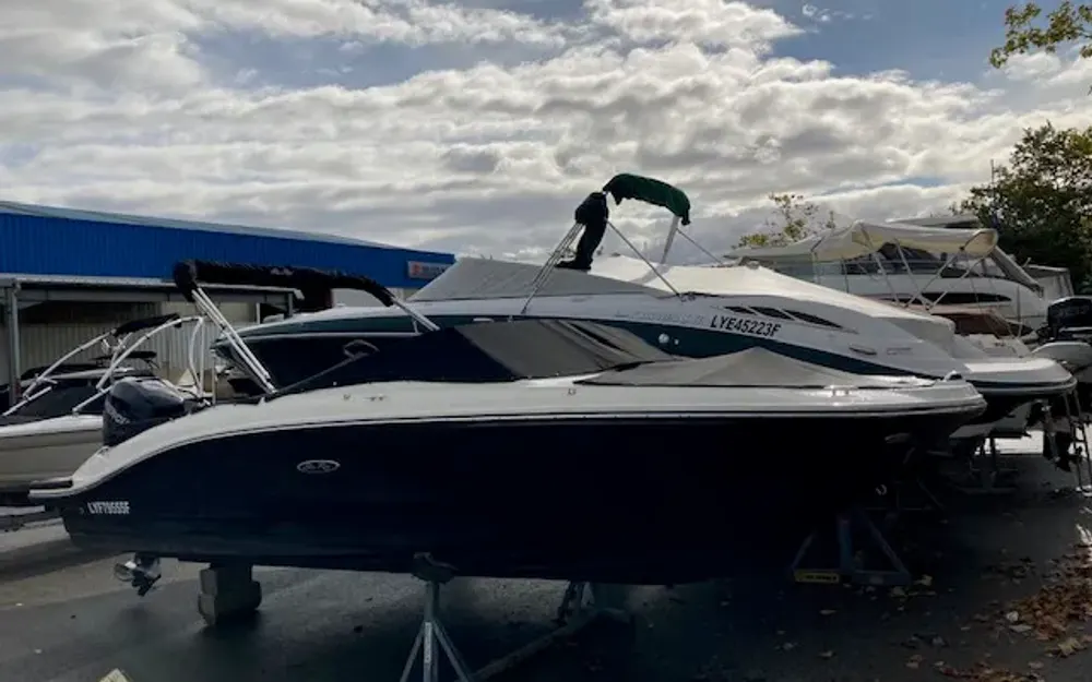 slider 0 Sea Ray  210 SPX OB