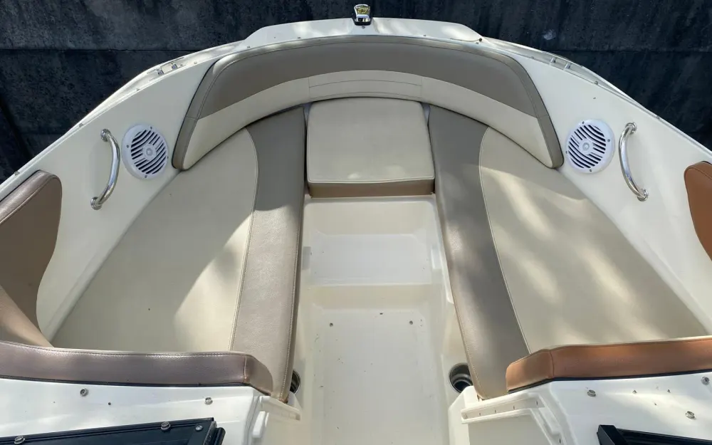 slider 4 Sea Ray  210 SPX OB