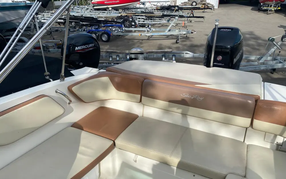 slider 11 Sea Ray  210 SPX OB