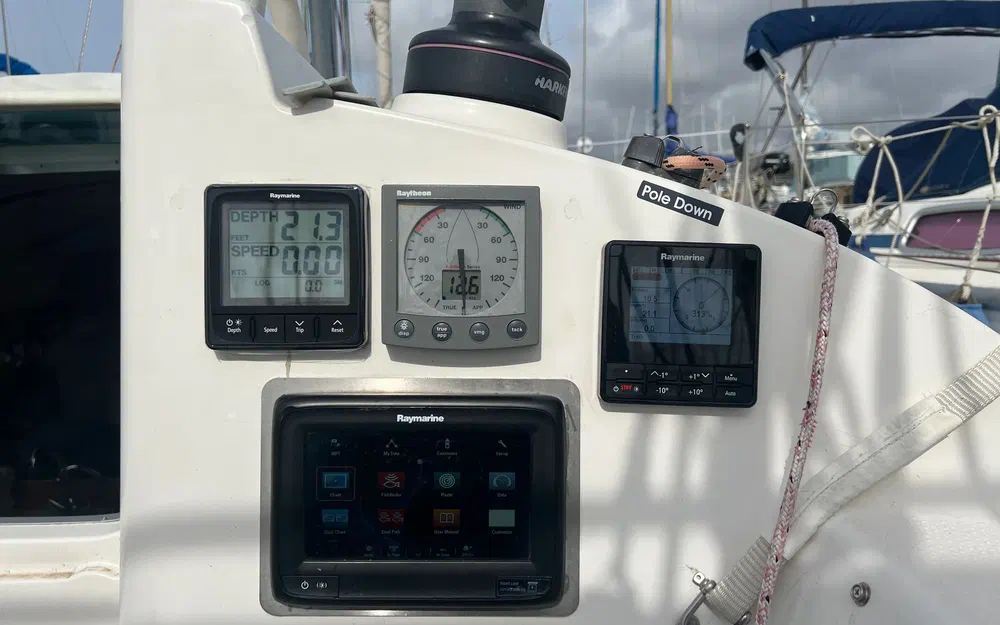 slider 11 Jeanneau Sun Fast 32