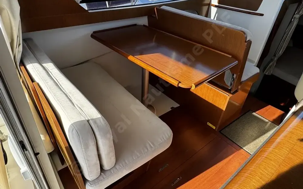 slider 9 Beneteau Antares 8 S