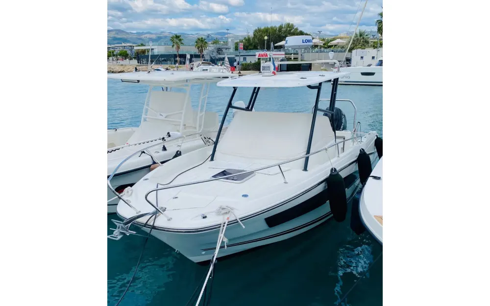 slider 4 Jeanneau Cap Camarat 7.5 WA