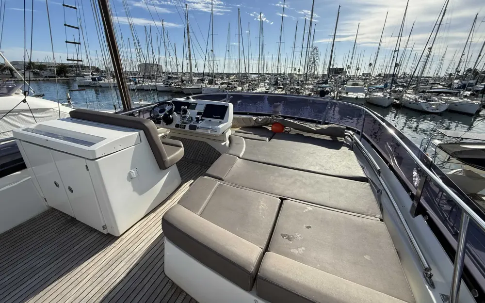 slider 11 Jeanneau Prestige 560