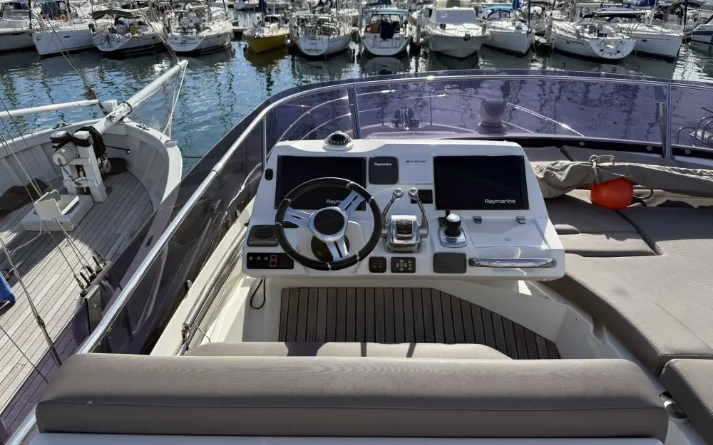 slider 13 Jeanneau Prestige 560