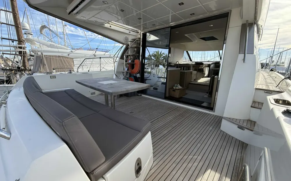 slider 16 Jeanneau Prestige 560
