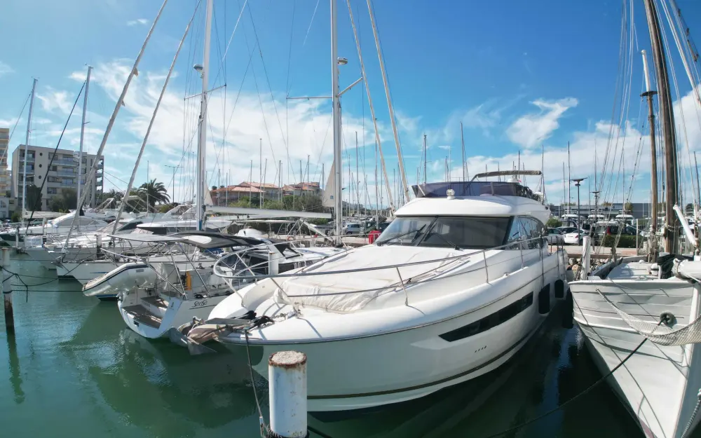 slider 1 Jeanneau Prestige 560