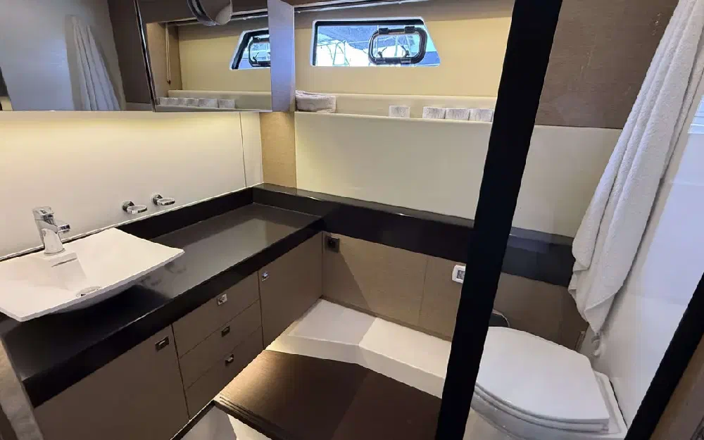 slider 31 Jeanneau Prestige 560
