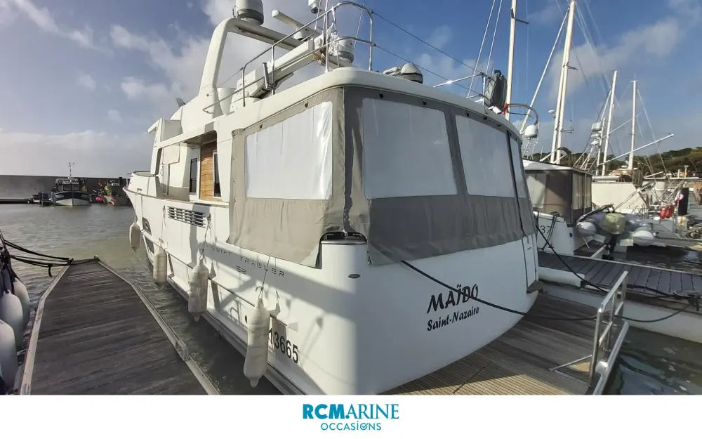 slider 2 Beneteau Swift Trawler 52