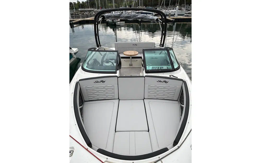 slider 2 Sea Ray 210 SPX