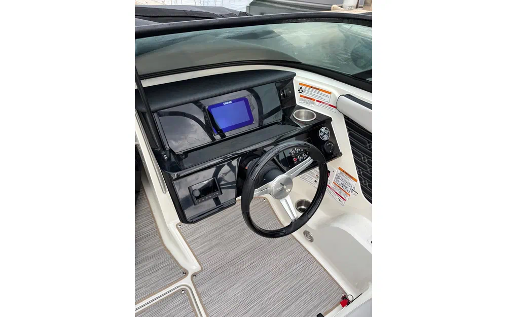 slider 6 Sea Ray 210 SPX