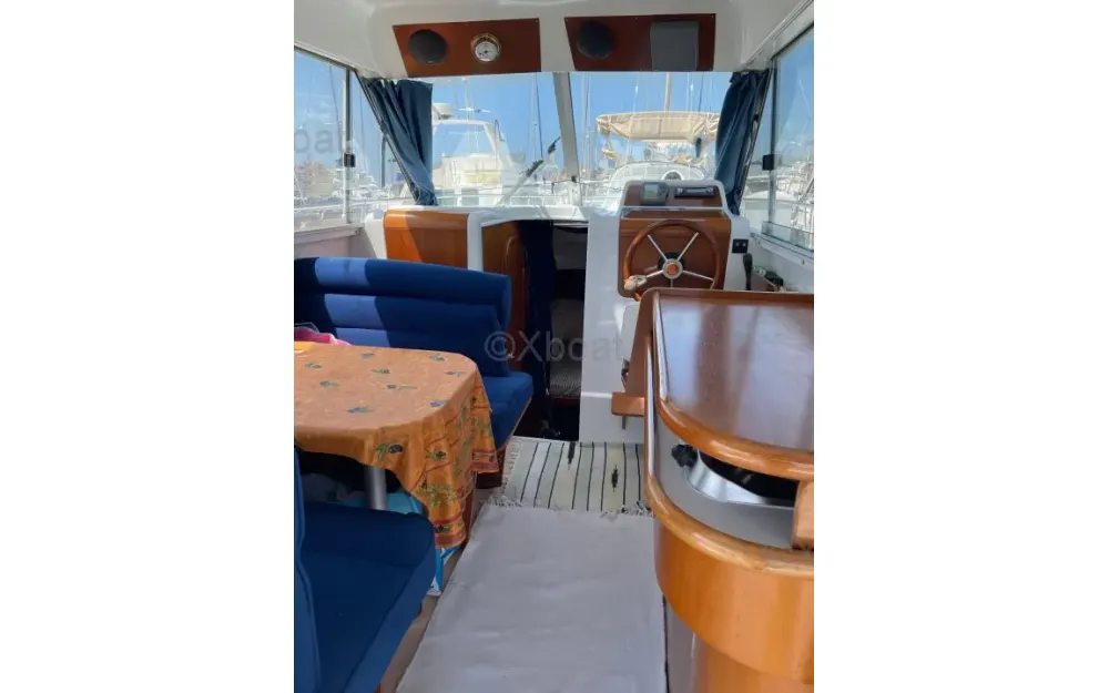 slider 1 Beneteau Antares 760