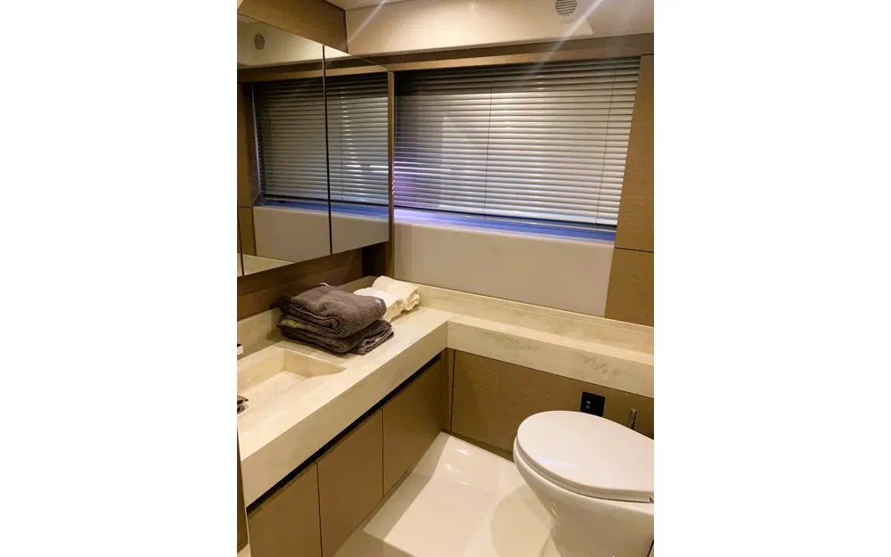 slider 13 Prestige Yachts 520 Fly