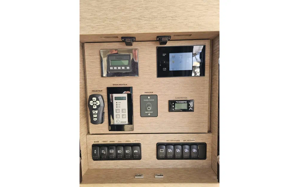 slider 17 Prestige Yachts 520 Fly