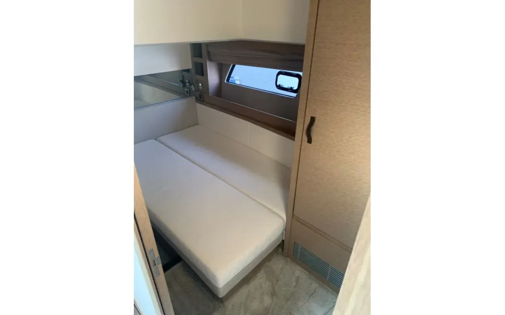 slider 17 Prestige Yachts Prestige 520 Fly