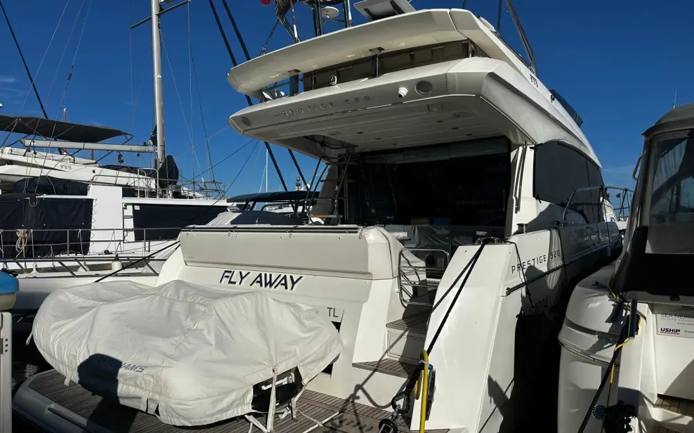 slider 1 Prestige Yachts Prestige 520 Fly