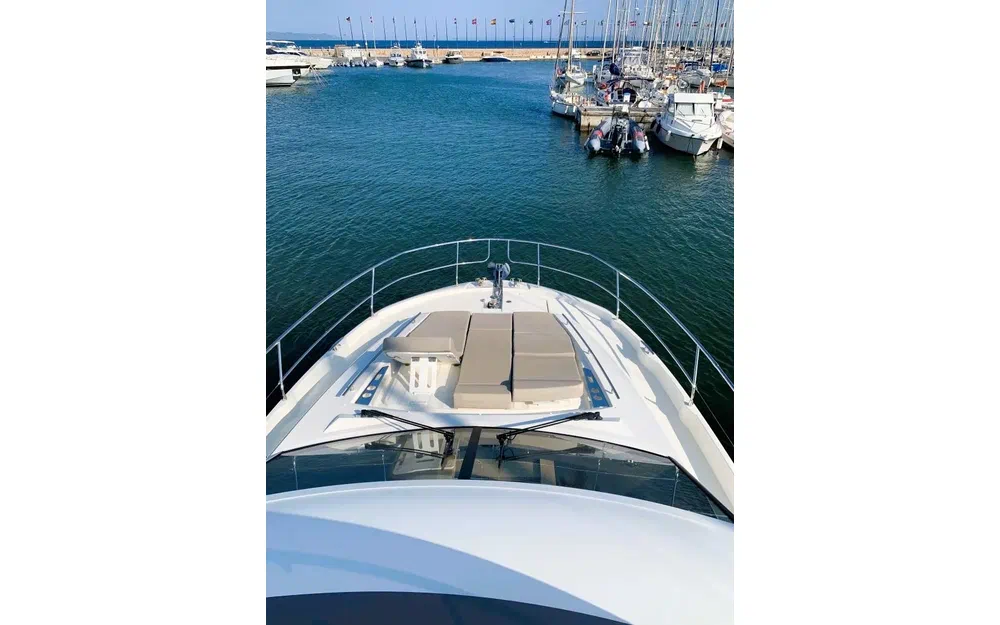 slider 2 Prestige Yachts 520 Fly
