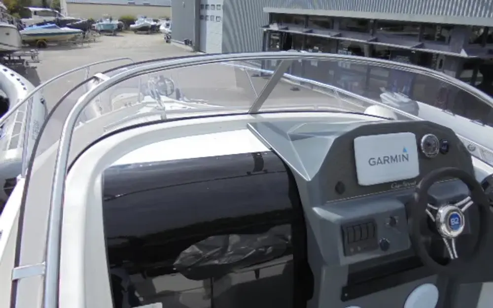 slider 4 B2 Marine CAP FERRET 752 CRUISER