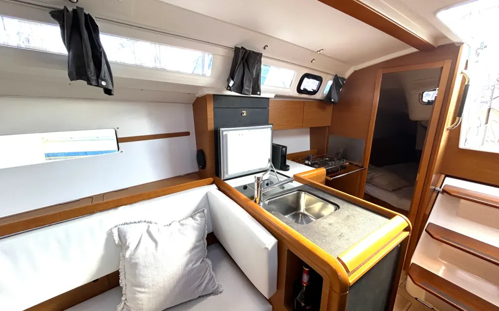 slider 5 Jeanneau Sun Odyssey 349