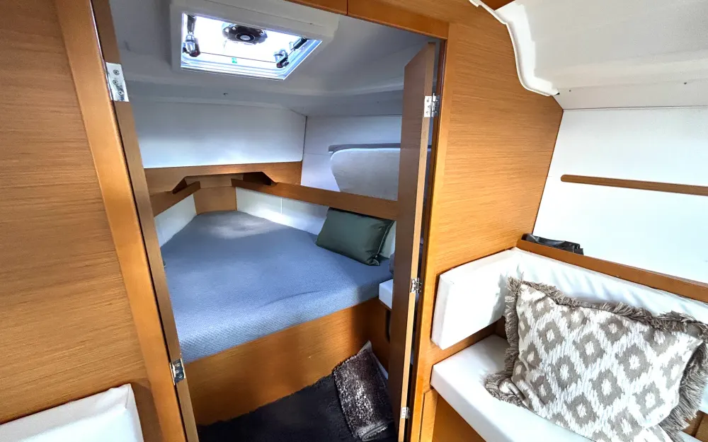 slider 8 Jeanneau Sun Odyssey 349