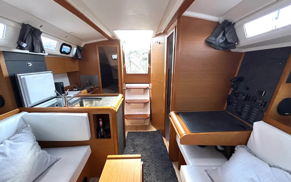slider 11 Jeanneau Sun Odyssey 349